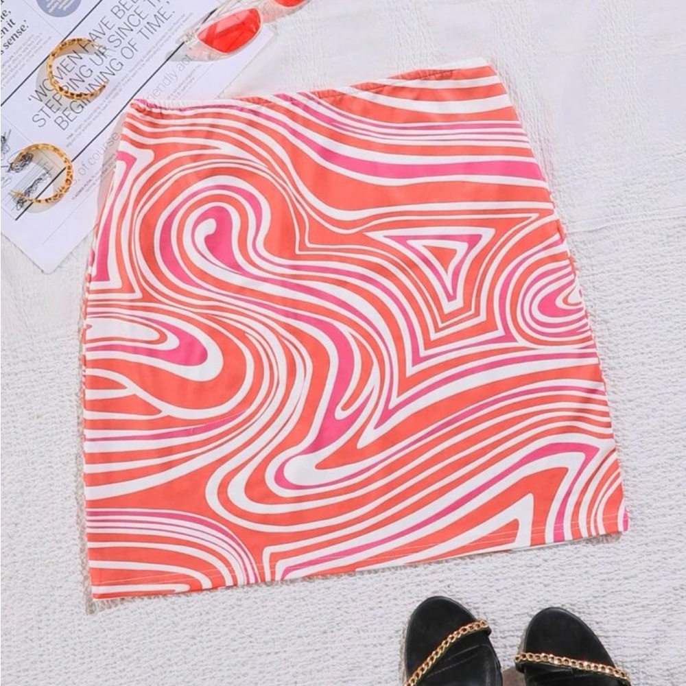 Skirt- semi tight fitting